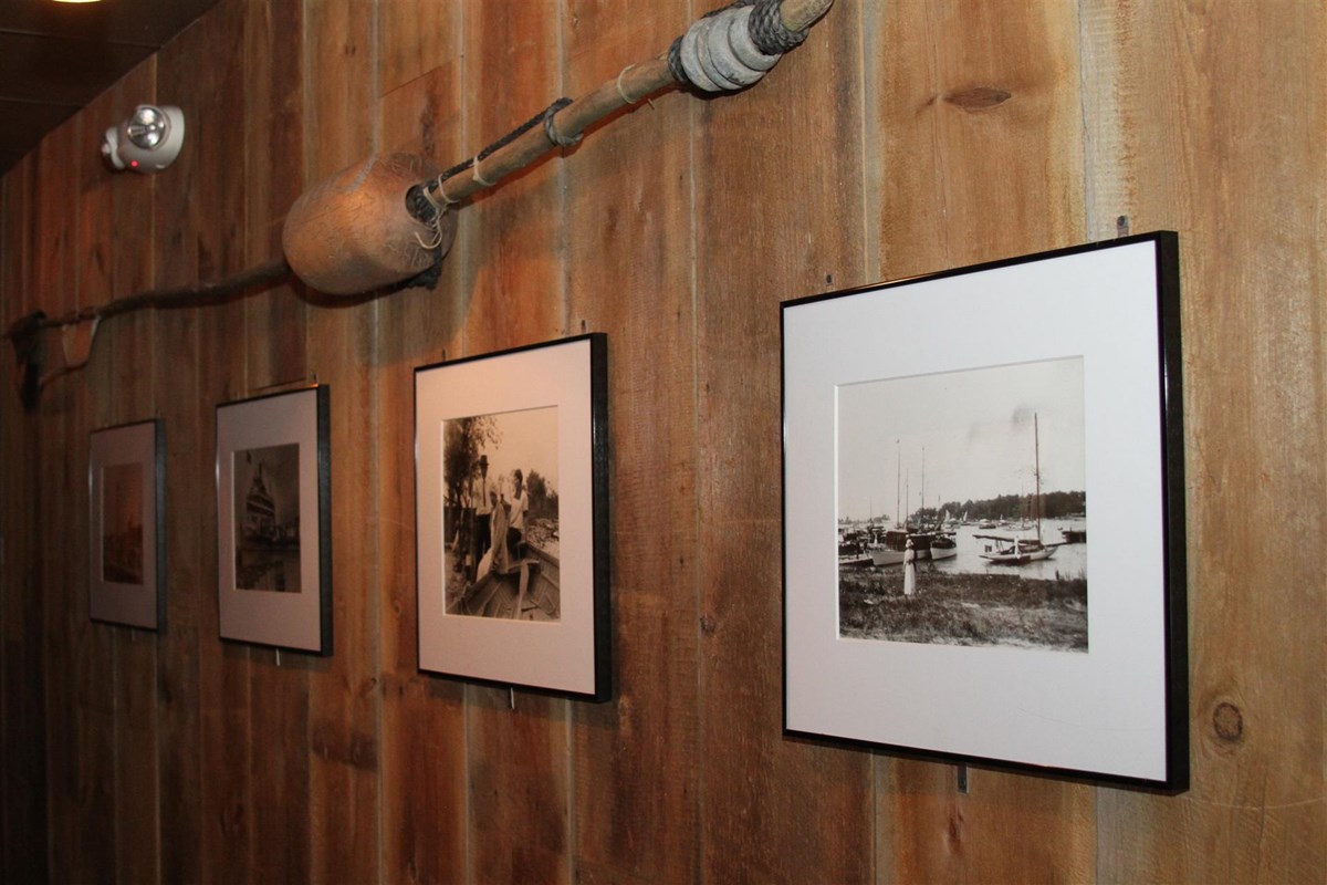 Reel Bar details